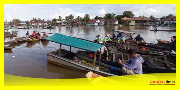 Suasana Turnamen Mancing Udang se Kabupaten Sambas di Desa Durian, Kecamatan Sambas, Minggu (29/10/2023).