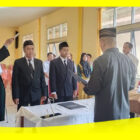 Suasana pelantikan PAW BPD Desa Tri Mandayan dan Sengawang oleh Camat Teluk Keramat, Rabu (25/10/2023).