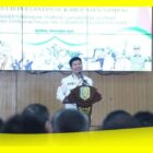 Bupati Sambas Satono menyampaikan sambutan pada kegiatan Evaluasi, Apresiasi dan Motivasi Penyuluh Pertanian, Rabu (1/11/2023) di Aula Utama Kantor Bupati Sambas.