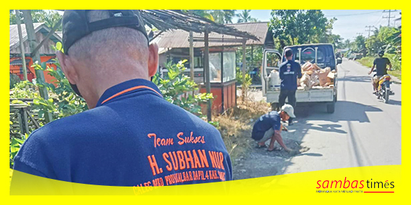 Aksi Nasdem Peduli menimbun jalan berlubang di Semparuk Lorong hingga Semparuk Sebangkau, Senin (6/11/2023) lalu.