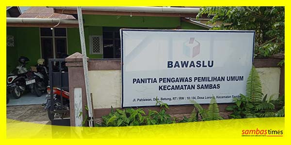 Kantor Panwascam Sambas di Desa Lorong, Kecamatan Sambas yang dibobol maling, Jumat (1/12/2023) malam.