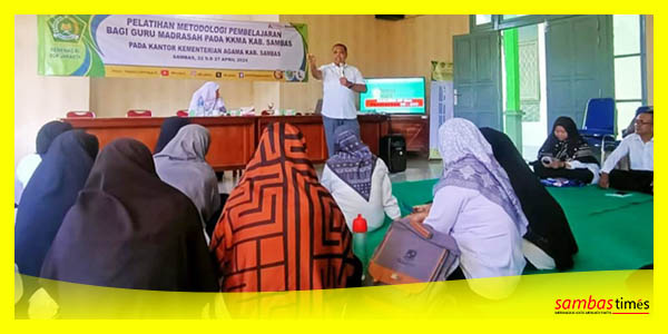 Dedi MPd Tutor Pelatihan Pembelajaran IKM menyampaikan metodologi pelatihan, Rabu (24/4/2024).