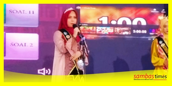 Wulan Andari saat tampil pada lomba Duta Bahasa Kalbar Tahun 2024, di Pendopo Gubernur Kalbar, Sabtu (18/5/2024).