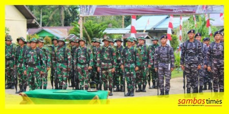 Personel Kompi Senapan B Yonif 645 Gty Pemangkat mengikuti kegiatan TMMD Kodim 1202 Singkawang. Rabu (8/5/2024).