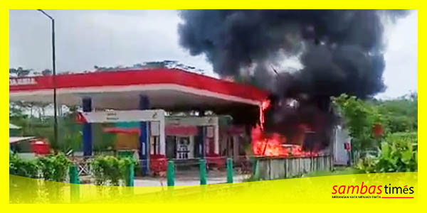 Mobil yang terbakar di SPBU Galing, Kamis (10/7/2024) kemarin siang dan membuat panik warga