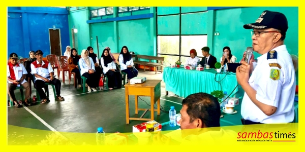 Camat Tangaran Suhut Firmansyah pada kegiatan Mimi Lokakarya Penurunan Stunting tahun 2025, di Gedung Serbaguna Kecamatan Tangaran, Rabu (22/1/2025).