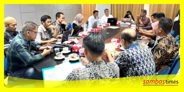 Rapat Senat penetapan panitia Pemilihan Direktur Poltesa di Ruang Rapat Senat, Rabu (30/4/2025).