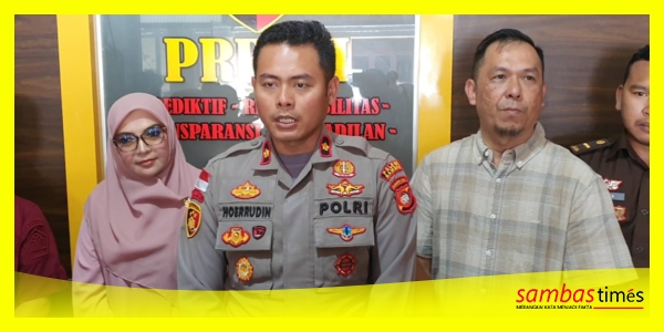 Wakapolres Sambas Kompol Hoerrudin saat menggelar Konferensi Pers di Mapolres Sambas, Kamis (15/5/2025).