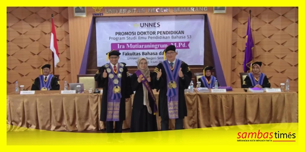 Ira Mutiaraningrum Dosen Poltesa foto bersama Penguji dan Pembimbing usai menyampaikan Disertasinya di Universitas Negeri Semarang (UNS).