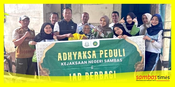 Kejaksaan Negeri (Kejari) Sambas memberikan bantuan kebutuhan pokok kepada lansia di Desa Kartiasa, Kecamatan Sambas, Kabupaten Sambas, Jumat (20/6/2025).