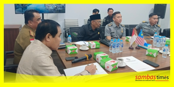 Wakil Ketua DPRD Kalbar Ir H Prabasa Anantatur MH pada monitoring Komisi I DPRD Kalbar di PLBN Aruk, Kabupaten Sambas, Senin (30/6/2025).