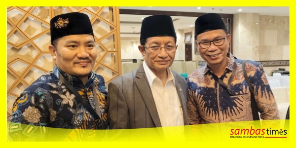 Kepala Bagian TU Kanwil Kemenag Kalbar H Mahmud Jayadi bersama Menteri Agama RI, Prof Dr KH Nasaruddin Umar MA dan Didi Farmasi Ketua FKUB Kalbar usai mengikuti Silatnas FKUB di Tanggerang, Banten, Selasa (5/8/2025).