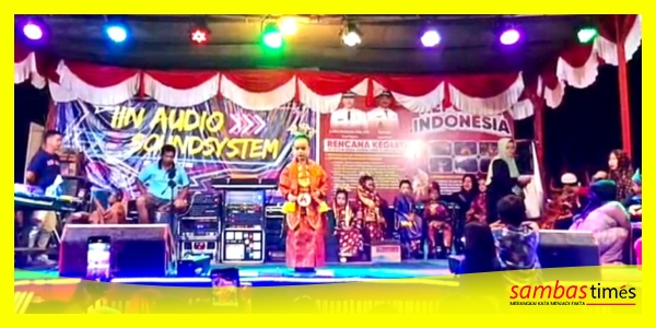 Peragaan Busana Daerah Anak-anak yang diselenggarakan panitia HUT RI ke-80 tingkat Kecamatan Tangaran. 