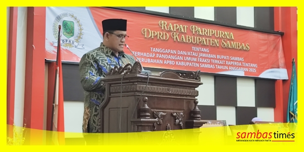Wakil Bupati Sambas H Heroaldi menyampaikan jawaban Bupati Sambas pada Paripurna DPRD di Ruang Sidang Utama Kantor DPRD Sambas, Kamis (4/9/2025).