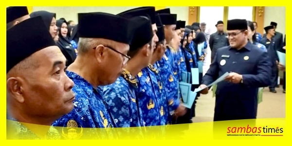 Wakil Bupati Sambas Heroaldi melantik Pegawai P3K di Aula Utama Kantor Bupati Sambas, Rabu (17/9/2025).