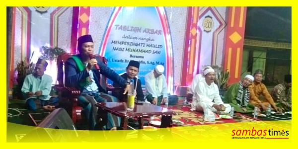 DR Mursidin, Kasi Bimas Islam, Kemenag Kabupaten Sambas menyampaikan Tausiyah Maulid Nabi Muhammad SAW di Desa Sapak Hulu Trans, Kecamatan Subah, Kabupaten Sambas.