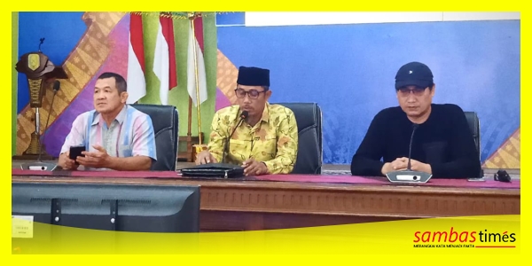 Asisten II Setda Sambas Samekto Hadi Suseno mewakili Bupati Sambas H Satono membuka Pelatihan Jurnalistik Aparatur Desa, Sabtu (11/10/2025) di Aula Utama Kantor Bupati Sambas.