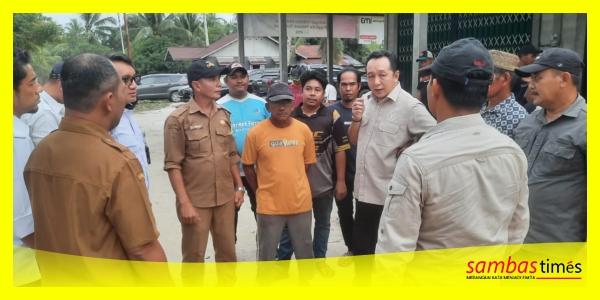 Anggota Komisi V DPR RI H Yuliansah didampingi Ketua DPRD Sambas H Abu Bakar meninjau Jalan Simpang - Pinang Merah, Kecamatan Tangaran, Selasa (10/2/2026) belum lama ini.