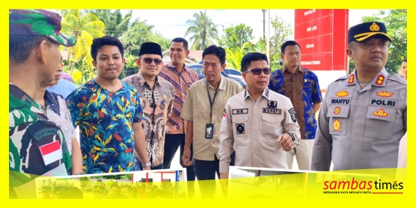 Bupati Sambas Satono bersama Wakil Bupati Sambas Heroaldi dan Forkopimda meninjau stok BBM di SPBU Sambas, Jumat (13/3/2026).