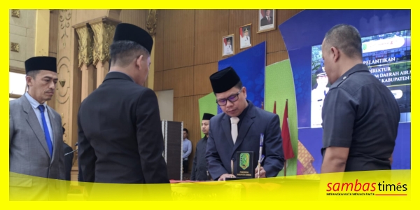 Bupati Sambas H Satono melantik Hidayat sebagai Direktur PDAM Turut Muare Ulakan Sambas, Jumat (13/3/2026).