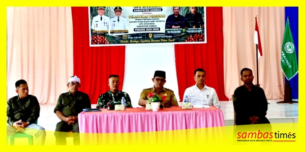 Wakil Bupati Sambas Heroaldi Djuhardi Alwi saat mewakili Bupati Sambas H Satono pada Musda DPD APKASINDO Kabupaten Sambas di Gedung Paroki Sambas, Senin (4/5/2026).