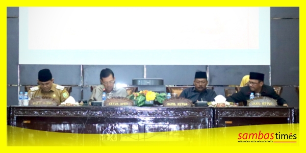 Ketua DPRD Kabupaten Sambas H Abu Bakar saat memimpin Paripurna DPRD tentang Penyampaian Rekomendasi Terhadap LKPJ Kepala Daerah Tahun Anggaran 2025, Selasa (5/5/2026).