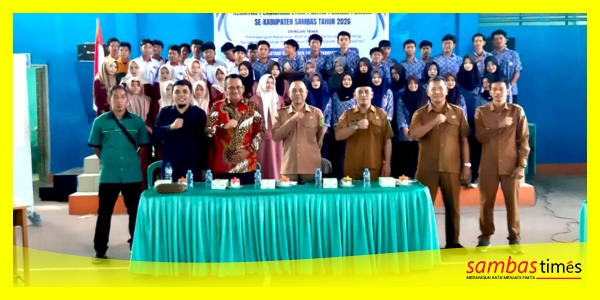 Peserta sosialisasi Budaya dan Etika Politik Tahun 2026 mengabadikan momen foto bersama di Gedung Serbaguna Kecamatan Tangaran, Selasa (12/5/2026). 