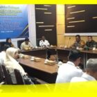 Bupati Sambas H Satono didampingi Kadis Pendidikan Kabupaten Sambas dan BPMP Kalimantan Barat di Aula Sayap Kiri Kantor Bupati Sambas, Rabu (13/5/2026).
