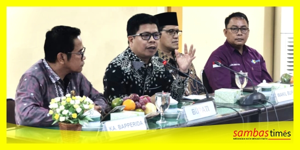 Bupati Sambas H Satono memberikan arahan pada pembukaan Rakor Stunting di Bapperida Kabupaten Sambas, Jumat (22/5/2026).
