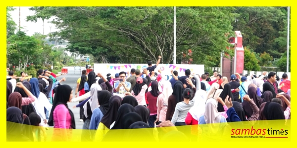 Pembukaan Gema Perbatasan 2026 di Halaman Kantor Bupati Sambas, Minggu (7/6/2026).