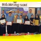 Plt Kepala UPTD Museum Sambas bersama Dewan Juri, Guru dan Juara LCC Museum Tahun 2026 mengabadikan momen Foto Bersama di Balairung Sari Bupati Sambas, Kamis (18/6/2026).