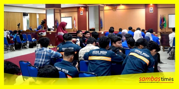 Mahasiswa Poltesa mengikuti Kuliah Umum Pemanfaatan AI dalam Penulisan Tugas Akhir di Ruang Audio Visual Gedung Kuliah Terpadu 2, Kamis (2/7/2026).