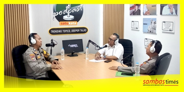 Satukata Podcast mengejar Siaran Langsung Perdana bersama Bhabinkamtimas pada Peringatan HUT Bhayangkara ke-80, di Sekretariat SatuKata, Jalan Pak Benceng, Pontianak, Senin (30/7/2026).
