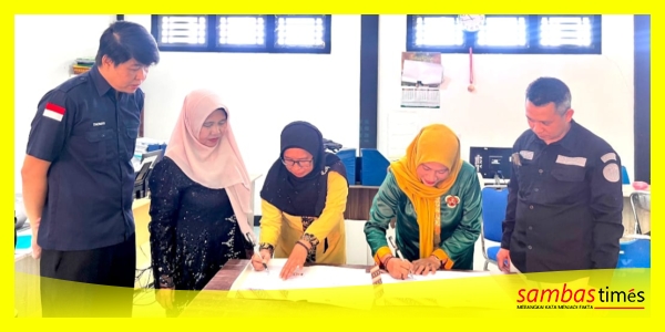 Bawaslu Kabupaten Sambas dan UNNISAS Menandatangi PKS belum lama ini di Kampus UNNISAS.