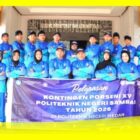 Kontingen PORSENI XV Poltesa mengabadikan momen foto bersama pada pelepasan 17 Atlet di Depan Gedung Poltesa belum lama ini. 