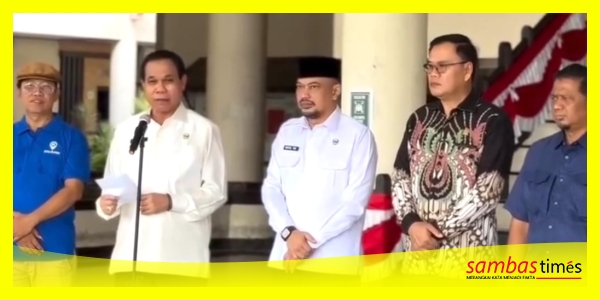 Wakil Ketua DPRD Kalbar Ir H Prabasa Anantatur MH didampingi unsur pimpinan DPRD Kalbar melepas Jasa Transportasi Online 