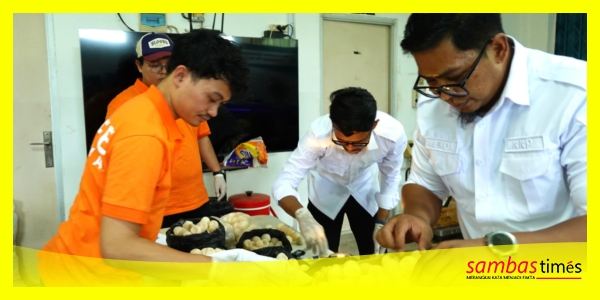 Telur Penyu temuan sebanyak 1.286 butir di Temajuk dan Sintete dilakukan pemeriksaan oleh Balai KP bersama Sealife Indonesia belum lama ini.