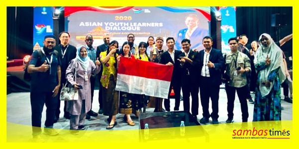 Mahasiswa Poltesa mengabadikan momen foto bersama pada kegiatan Dialogue 2026 di Kuching, Sarawak, Malaysia, Rabu (12/8/2026).