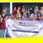 Tim PKM Poltesa mengabadikan momen foto bersama pada kegiatan pengabdian Diversifikasi Olahan Cabai di Dusun Serayu, Desa Pangkalan Keramat belum lama ini. 
