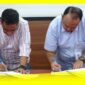 Sekda Sambas Rachmad Robbi bersama Kacab BPJS Kesehatan Cabang Singkawang, Wahyu Aji Anindhiyo Satriojati menandatangani Rekonsiliasi Kepesertaan Triwulan III tahun 2026, di Ruang Rapat Sekda Kabupaten Sambas, Jumat (4/9/2026).
