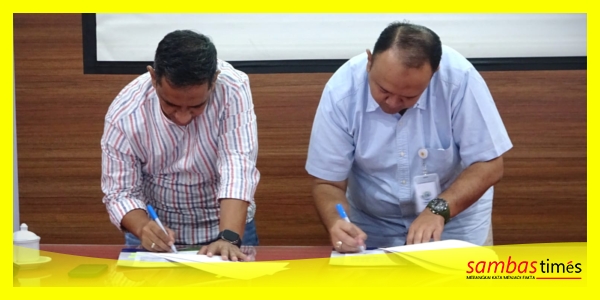 Sekda Sambas Rachmad Robbi bersama Kacab BPJS Kesehatan Cabang Singkawang, Wahyu Aji Anindhiyo Satriojati menandatangani Rekonsiliasi Kepesertaan Triwulan III tahun 2026, di Ruang Rapat Sekda Kabupaten Sambas, Jumat (4/9/2026).
