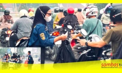 Bagikan Masker