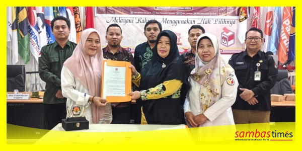Bawaslu dan KPU Kabupaten Sambas pada Rapat Pleno terbuka Rekapitulasi PDPB Triwulan III Tahun 2026, di Aula Kantor KPU Sambas, Rabu (30/9/2026).