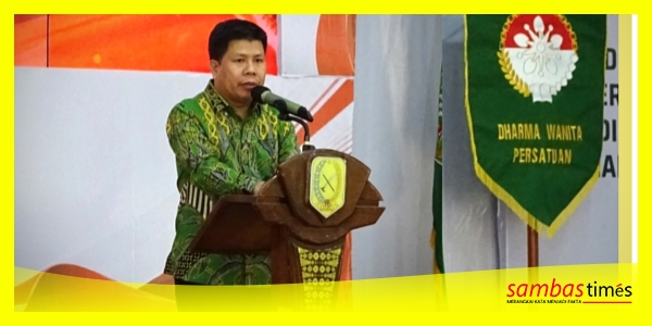 Bupati Kabupaten Sambas, H Satono pada kegiatan Serah Terima Kepengurusan DWP Kabupaten Sambas, di Aula Utama Kantor Bupati Sambas, Jumat (2/10/2026).
 
