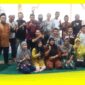 Kelompok Zikir BJL 064 Pemangkat mengabadikan momen foto bersama usai menggelar syukuran sebagai juara Festival Zikir Milad ISZM ke-3 tahun 2026.
