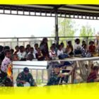 Satgas Yonif 645/Gty menggelar Ibadah Minggu dan Makan Bersama warga Papua di GKI Kemah Inzil, Distrik Napua, Kabupaten Jaya Wijaya, Provinsi Papua Pegunungan.