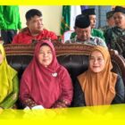 Ketua Bawaslu Kabupaten Sambas Yesi Mayasanti didampingi Anggota Bawaslu, Henny Yusnita dan Ketua KPU Kabupaten Sambas, Irawati pada kegiatan Orientasi Politik di Sekretariat DPC PKB Kabupaten Sambas, Selasa (20/10/2026).
