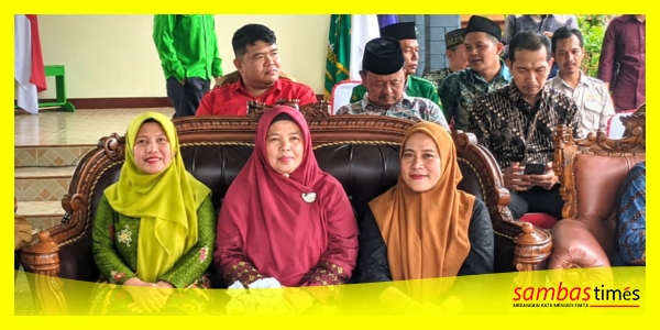Ketua Bawaslu Kabupaten Sambas Yesi Mayasanti didampingi Anggota Bawaslu, Henny Yusnita dan Ketua KPU Kabupaten Sambas, Irawati pada kegiatan Orientasi Politik di Sekretariat DPC PKB Kabupaten Sambas, Selasa (20/10/2026).