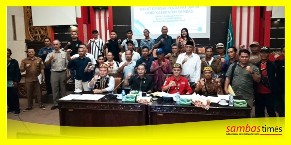 Wakil Ketua DPRD Sambas Lerry Kurniawan Figo bersama anggota DPRD, Instansi terkait dan elemen masyarakat Desa Bening di Ruang Sidang Utama Kantor DPRD Sambas, Selasa (20/10/2026).