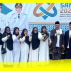 Henny Yusita mewakili Ketua Bawaslu Kabupaten Sambas mengikuti Upacara Peringatan Hari Santri Nasional di Halaman Kantor Bupati Sambas, Kamis (22/10/2026).